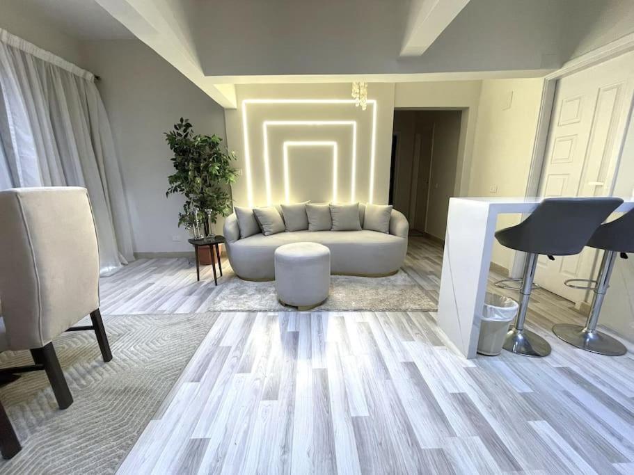 Urban Luxury 2br In Mohandesin Giza Near Zamalek Apartment *